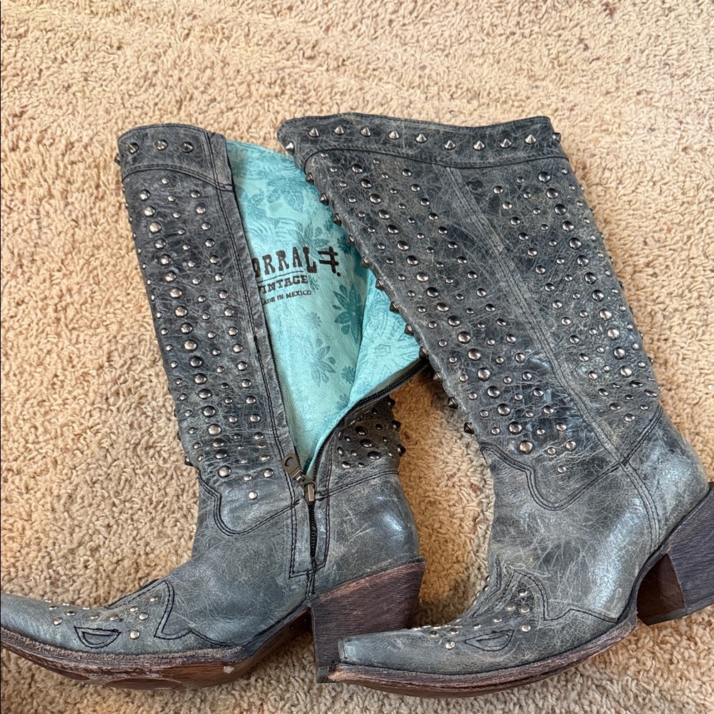 Corral Women's Studded Black Heeled Boots